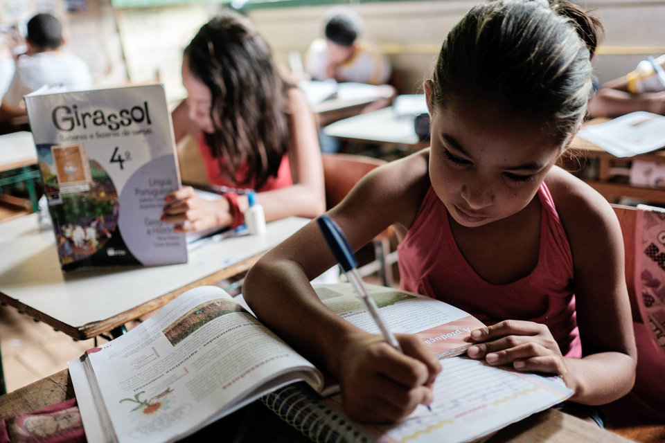 Djevojčica u školi u Brazilu, Yasuyoshi Chiba/AFP/Getty Images